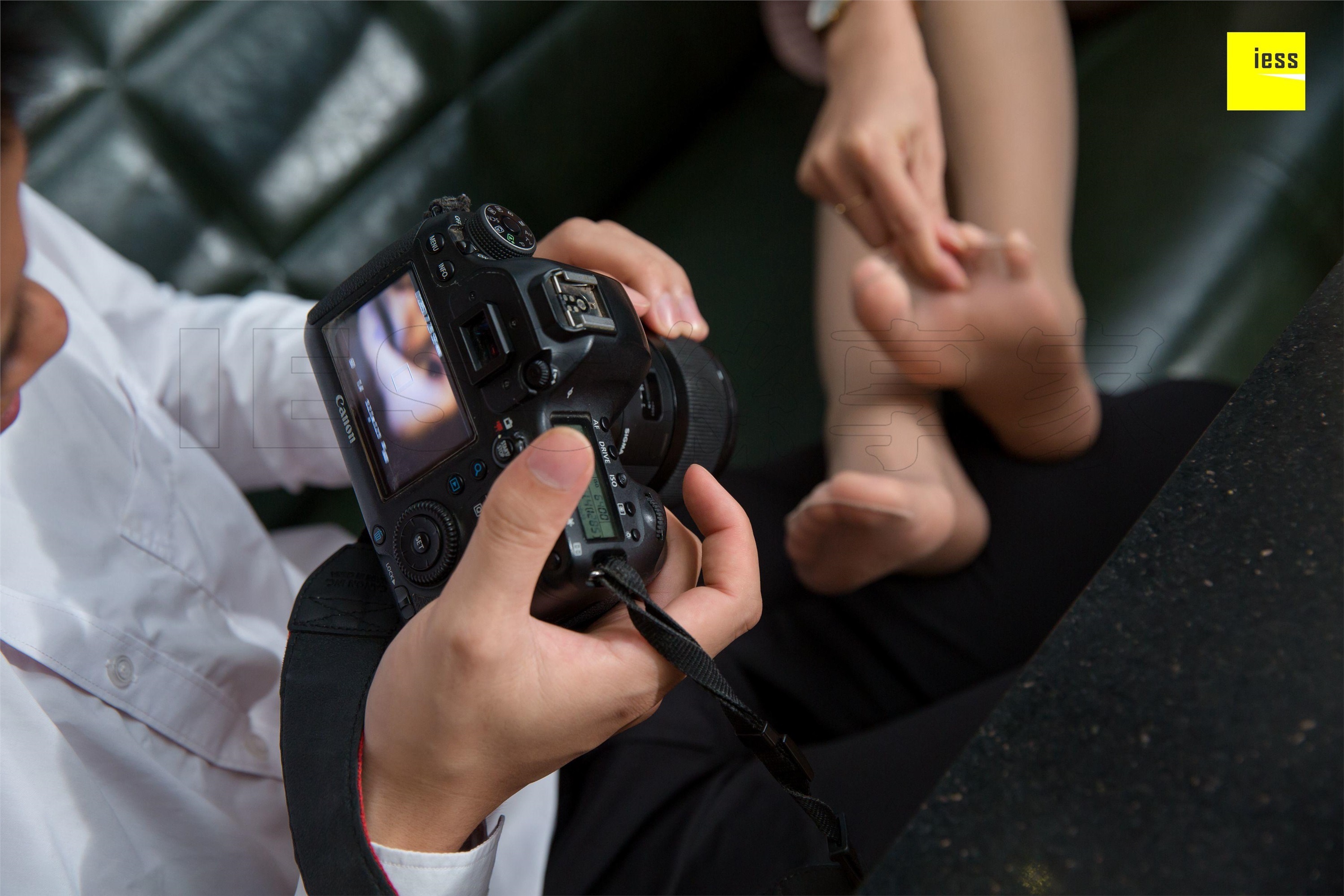 IESS异思趣向  2018.08.22《魔鬼周三》特刊32期：秋秋 摄影师约我去KTV